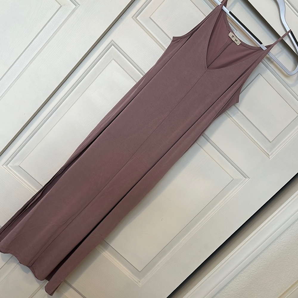Elegant Mauve Sleeveless Dress